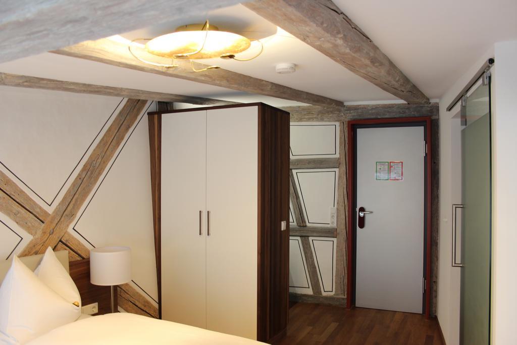 Hotel Schmales Haus Ulm Szoba fotó