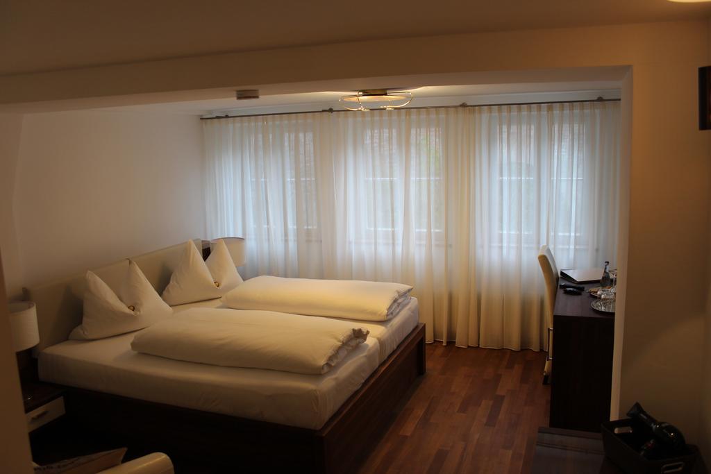 Hotel Schmales Haus Ulm Szoba fotó